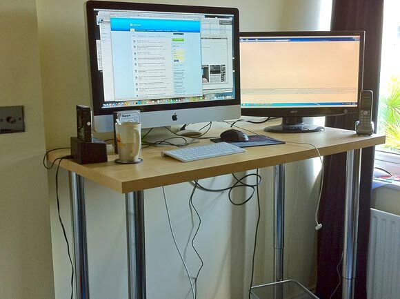 Dai un'occhiata a James 'Home Setup [Show & Tell] stadning desk ikea