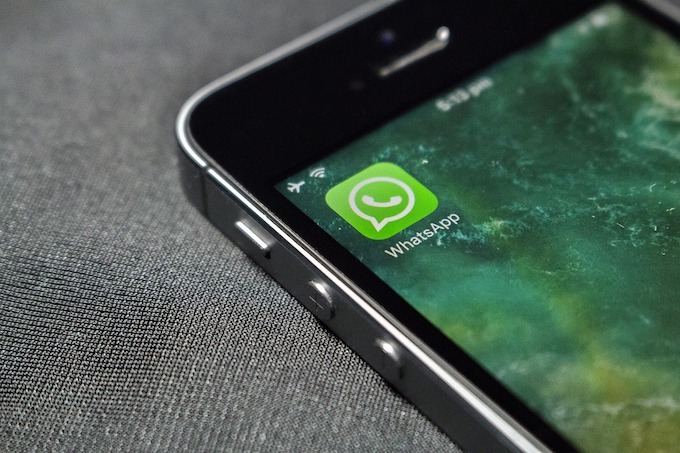 Nuova funzionalità di WhatsApp: messaggi offline su iPhone