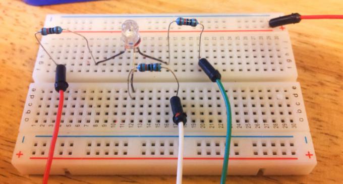 Come costruire una lampada Mood Companion Cube (per principianti assoluti Arduino) fai da te compagno cubo rgb cablaggio led