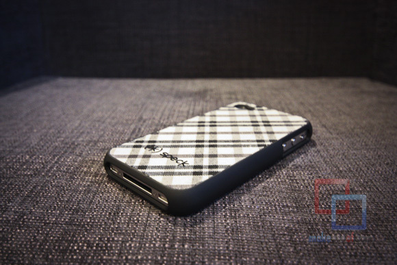 MakeUseOf Review & Giveaway: custodia iPhone 4 montata di Speck IMG 2156 copia