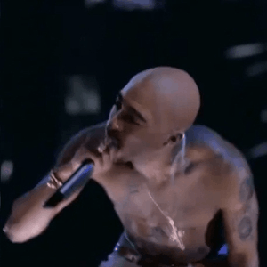 La tecnologia dietro l'ologramma di Tupac e come potrebbe scuotere il mondo [MakeUseOf Explains] Tupac Hologram