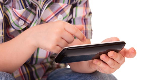 annunci-online-target-bambini-smartphone-bambino