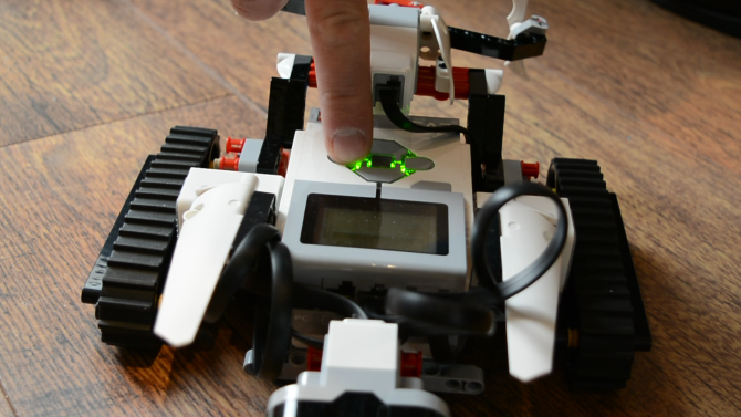 Muo-hardwarereview-Lego Mindstorms dita