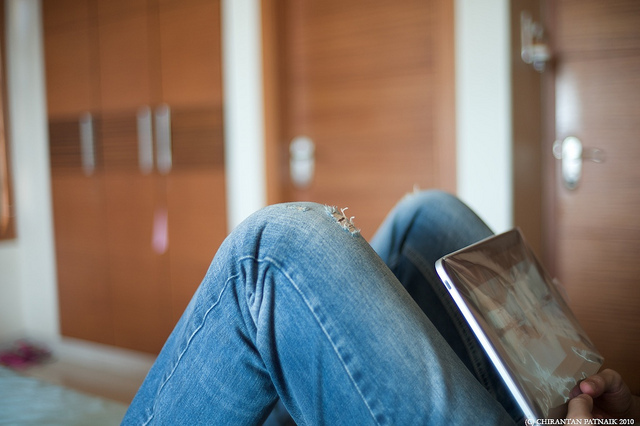 iPad sui jeans di Tanmay