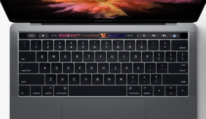 Partecipa per vincere l'ultimo capolavoro di Apple: il MacBook Pro Giveaway macbook pro touch