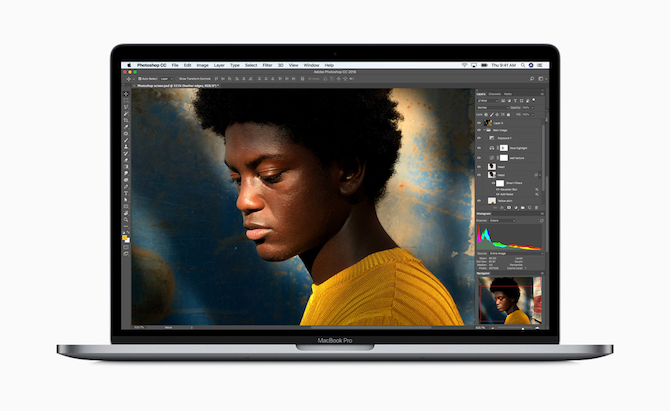 MacBook Pro 2018 in esecuzione app di fotoritocco