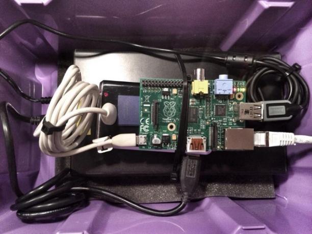 Un server Raspberry Pi con HDD collegato