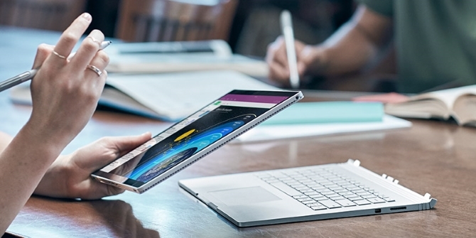 Partecipa per vincere il tuo Microsoft Surface Book nel nostro libro di superficie Giveaway a tempo limitato, staccato