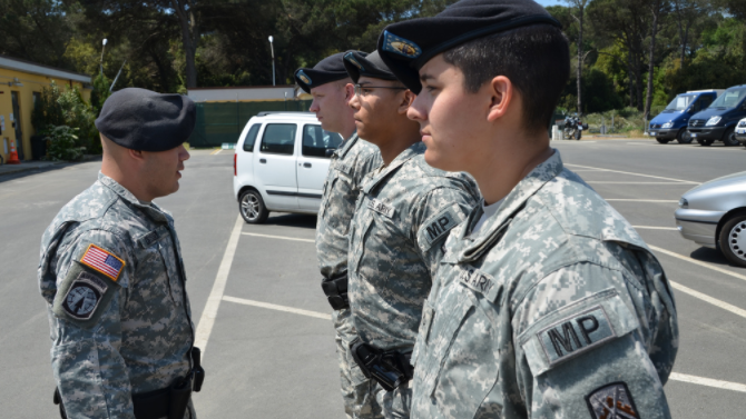 Cosa possono insegnarci i militari sulla produttività Ispezione militare 670x377