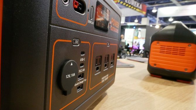 Jackery ha 2 nuove centrali elettriche portatili al CES: dovresti effettuare l'aggiornamento? jackery 3 670x377