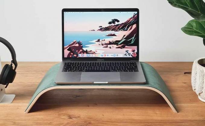 MacBook su un supporto