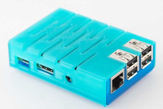 18 Interessanti idee per il caso Raspberry Pi fai da te custodia walter pi blu 670x449