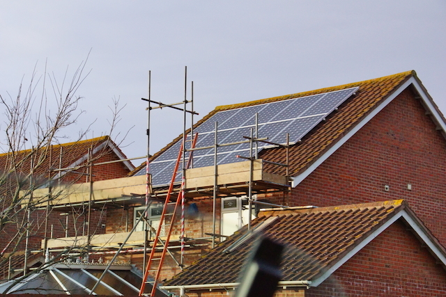 tesla-solar-installazione