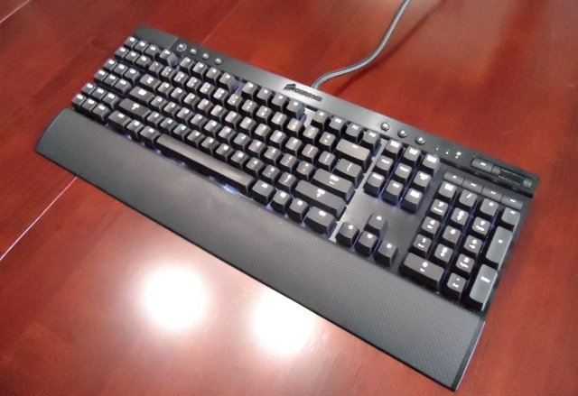 recensione tastiera gaming corsair vengeance k95