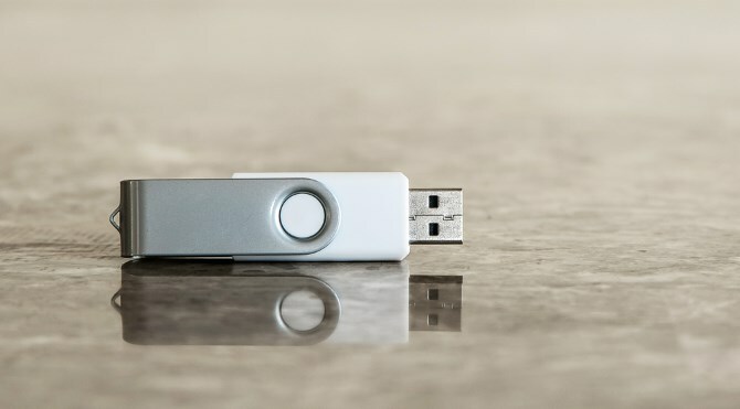 Unità USB su marmo