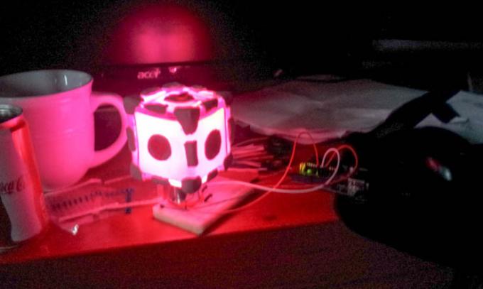 Come costruire una lampada umore cubo compagno (per principianti assoluti Arduino) turbolenza colore cubo compagno fai da te