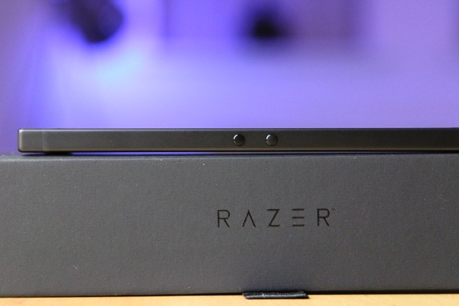 Razer Phone Review: c'è una prima volta per tutto volume laterale del telefono razer