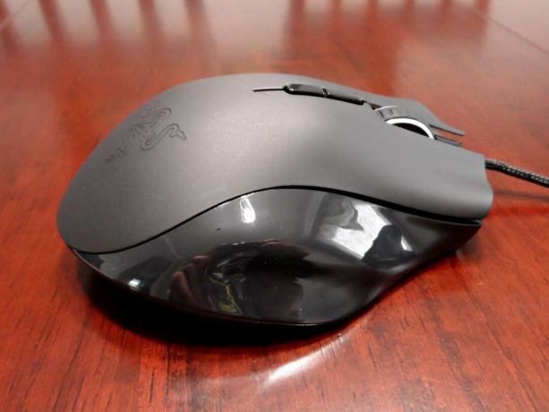 recensione del mouse razer naga logitech g600