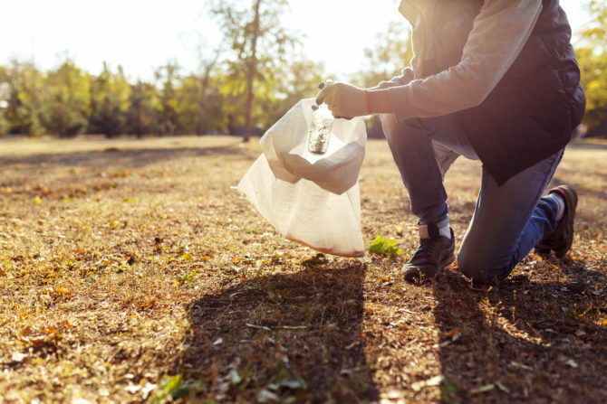 Rendi il viaggio più economico guadagnando denaro durante il tuo viaggio shutterstock 325756724 670x447