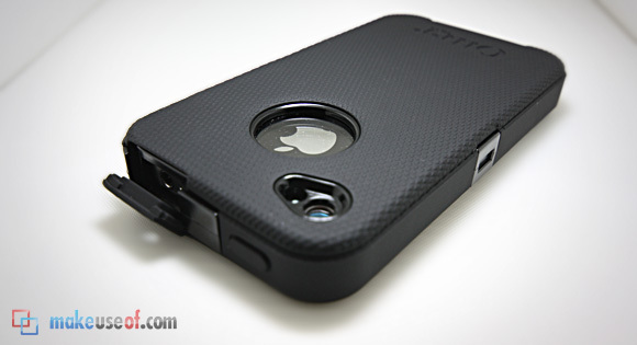 Giveaway: iPhone 4 Defender (+ Commuter Cases by Otterbox) defender6