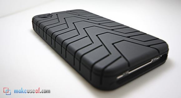 Custodia in silicone Elago Tire Tread per iPhone 4 Review e Giveaway1