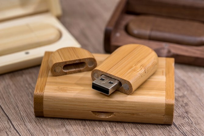 Cover per unità USB in legno