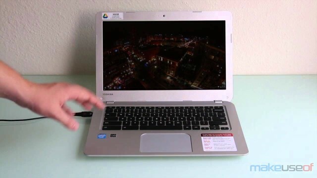 Miniatura video per il video di YouTube Toshiba CB35-A3120 Chromebook Review e Giveaway