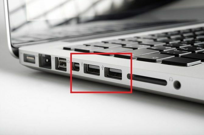 Come utilizzare un'unità flash sulla porta USB di Windows 10 670x445