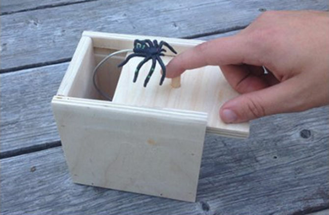 halloween-decorazione-spider-prank