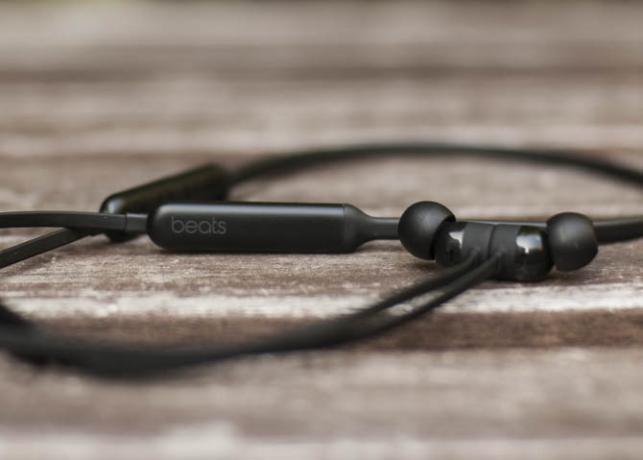 BeatsX Review & Giveaway: i migliori auricolari di Apple ancora? filo beatsx