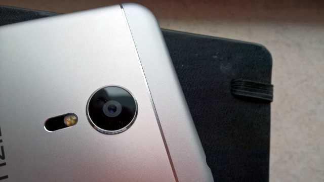 Muo-reviews-Meizu-ubuntu-lens