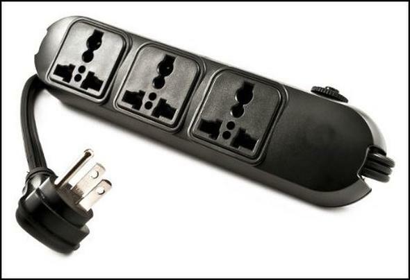 Ottenere un nuovo computer, parte 4: come proteggere adeguatamente il laptop Simran Universal 3 Outlet Portable Surge Protector